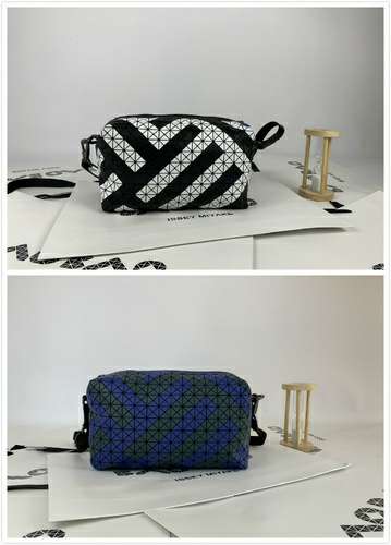 Picture of Issey Miyake Lady Handbags _SKUfw88161357fw